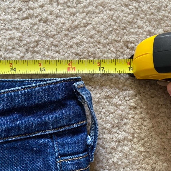 Citizen of Humanity Cropped Jeans. - Picture 9 of 9